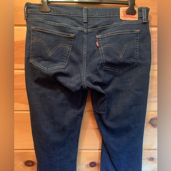 Like new Levi’s boyfriend size 32/27 women’s blue jeans. - Picture 14 of 14